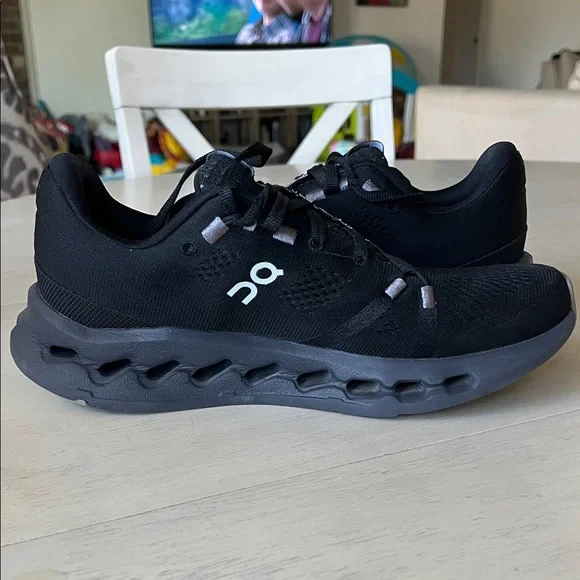 On Running Women’s Cloudsurfer - Picture 7 of 10